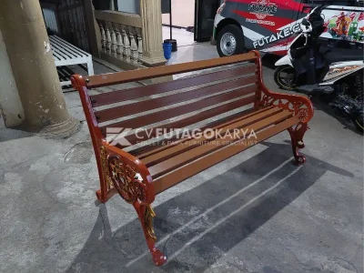 Bangku Besi Minimalis