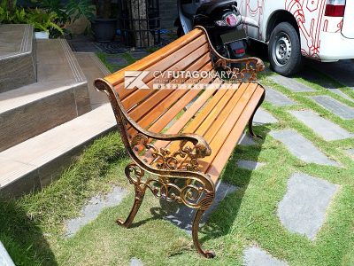 Bangku Taman Besi Cor