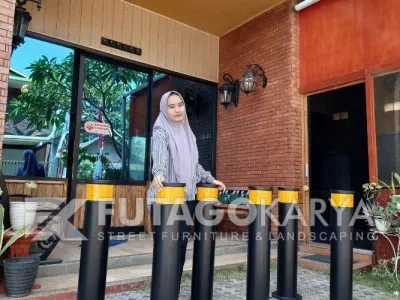 Bollard Pembatas Jalan