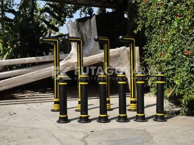 Bollard jalan