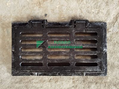 Grill Besi atau Grating Penutup Selokan Besi