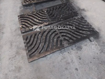 Grill Selokan Besi Cor