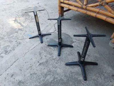 Kaki Meja Elegan