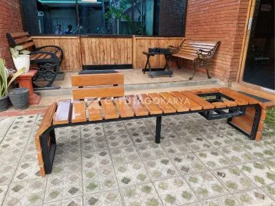 Kursi Taman Kayu Unik