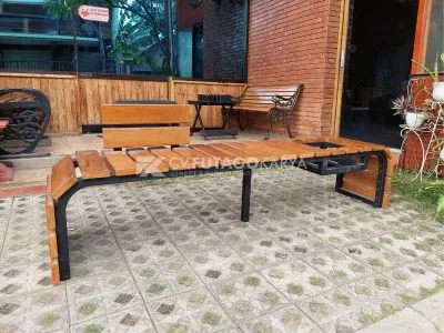 Kursi Taman Kayu Unik