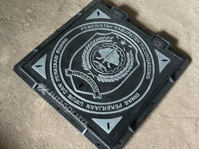 Manhole Komposit vs Cast Iron