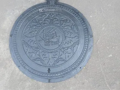 Manhole cover saluran besi