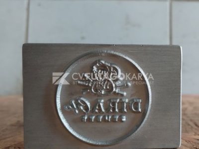 Stempel kelapa logam