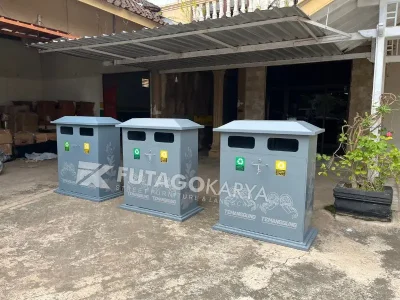 Tempat Sampah dari Besi