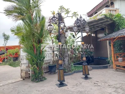 Tiang Lampu Jalan
