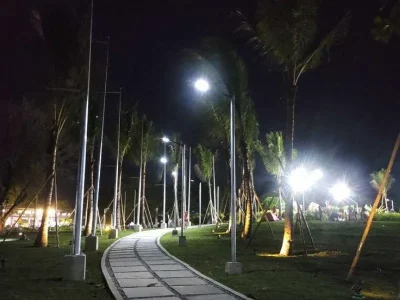 Penerangan tiang lampu pada kawasan wisata