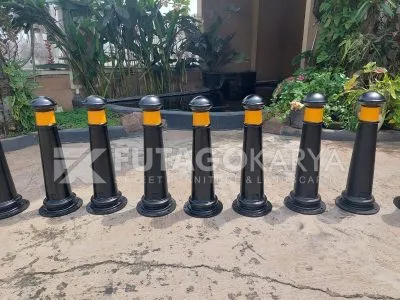 Tiang Pembatas Kendaraan