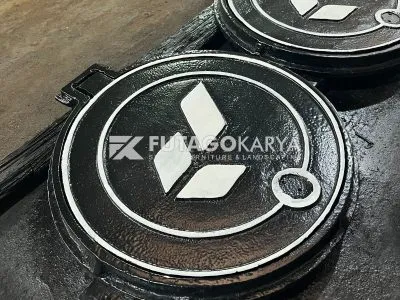Tutup Manhole Besi
