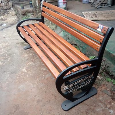 kursi-kayu-antik-ornamen-andong