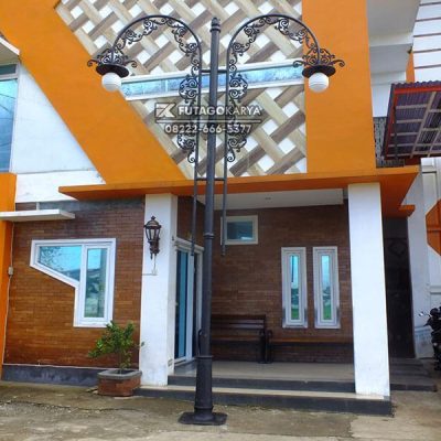 tiang-lampu-antik-cabang-ornamental