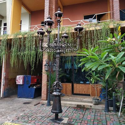 Tiang Lampu Cabang Lima
